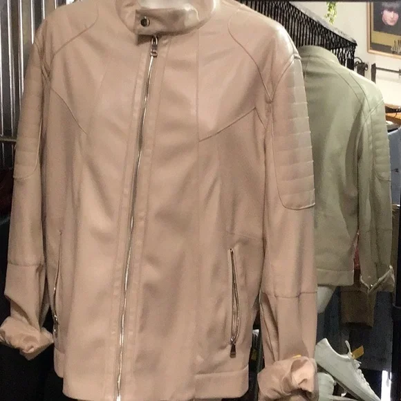SUGARDADDYS Inc.Pleather tan jkt.Bomber !!!Detail galore.Zip on sleeves too.